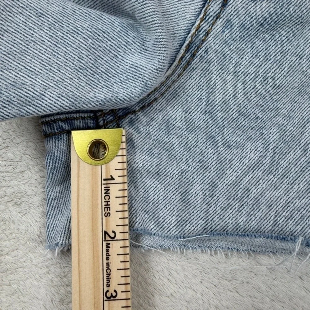 Forever 21 x Barbie Light Wash Distressed Graphic Denim‎ Shorts Womens 28 NEW